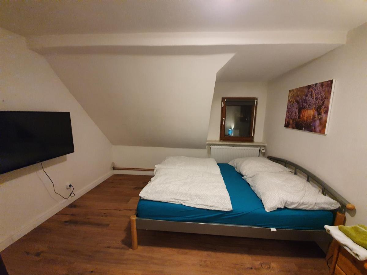 Dachgeschosswohnung In Neumuenster 2 Zimmer Eksteriør billede