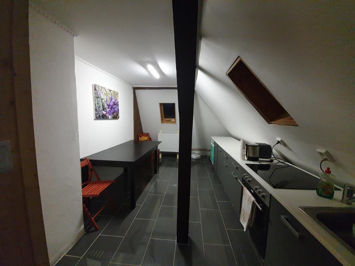 Dachgeschosswohnung In Neumuenster 2 Zimmer Eksteriør billede